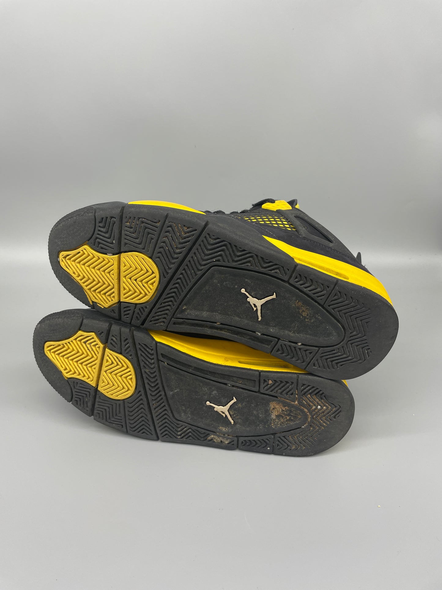 Jordan 4 Yellow Thunder 40