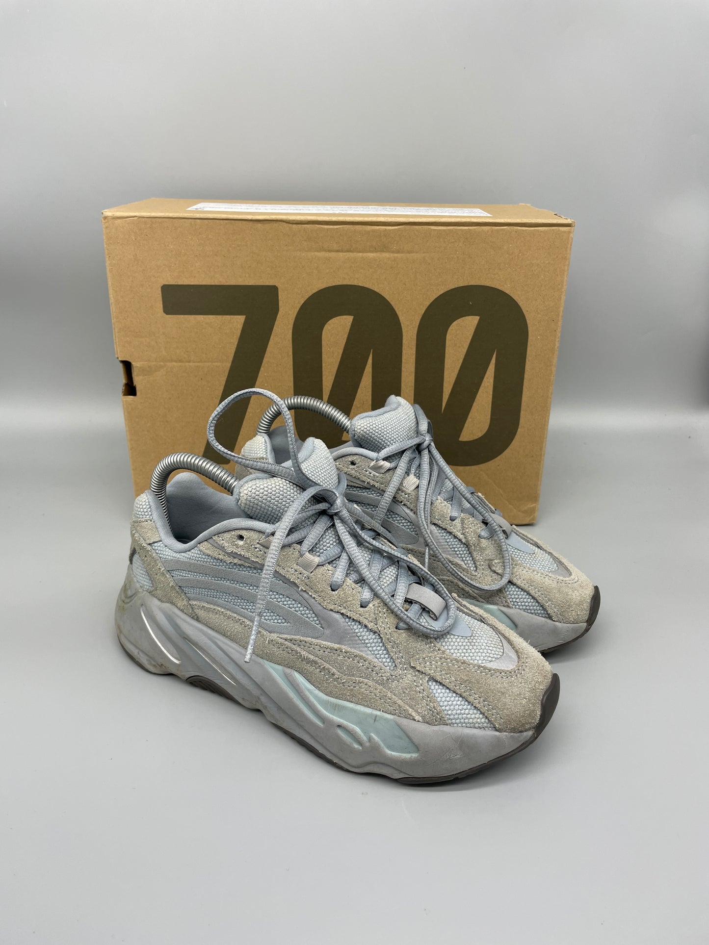 Yeezy 700 Hospital Blue 38
