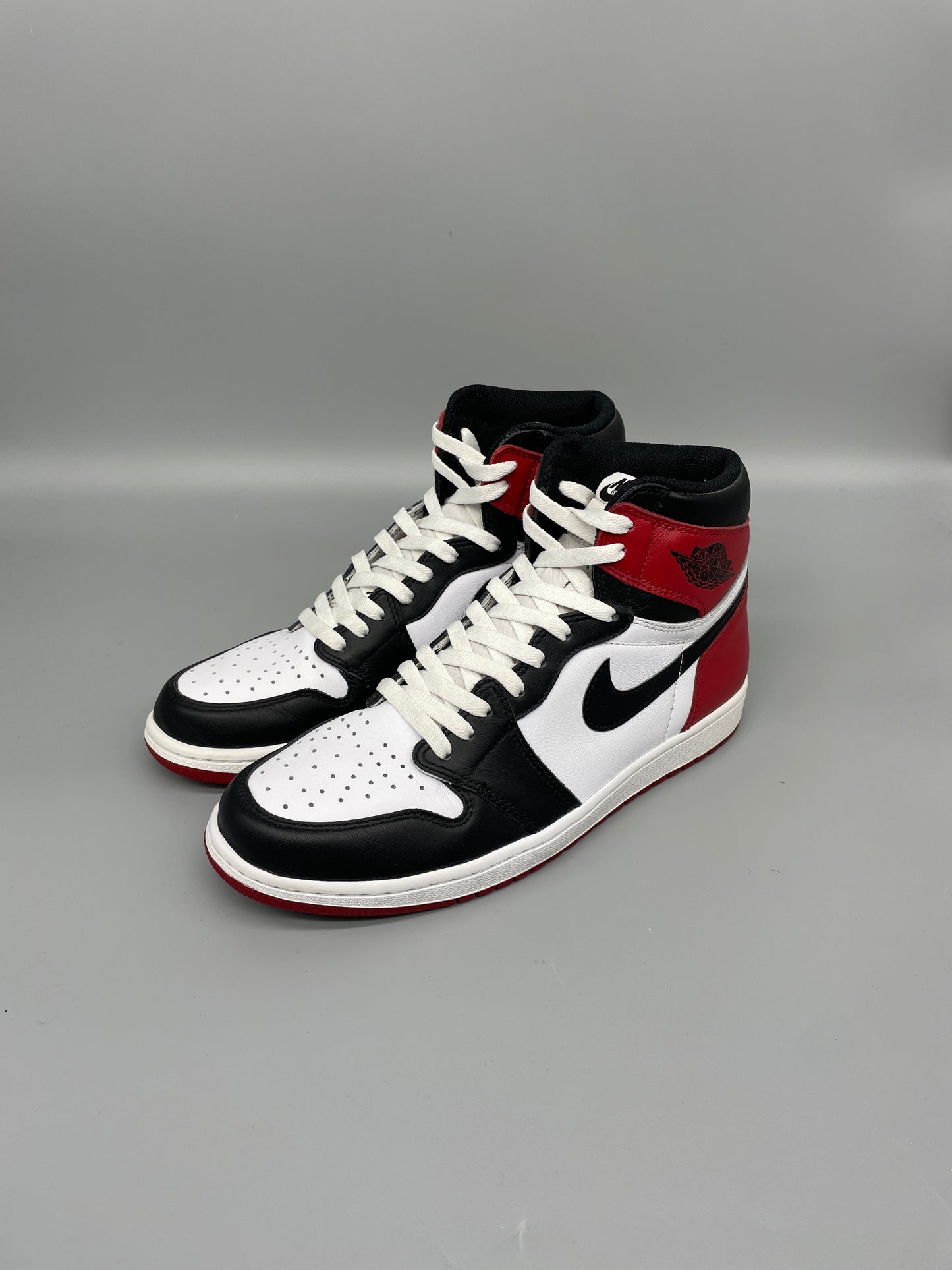 Jordan 1 High Black Toe 44,5