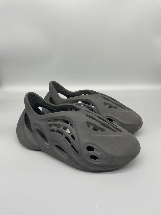 Yeezy Foam Runner Onyx 46