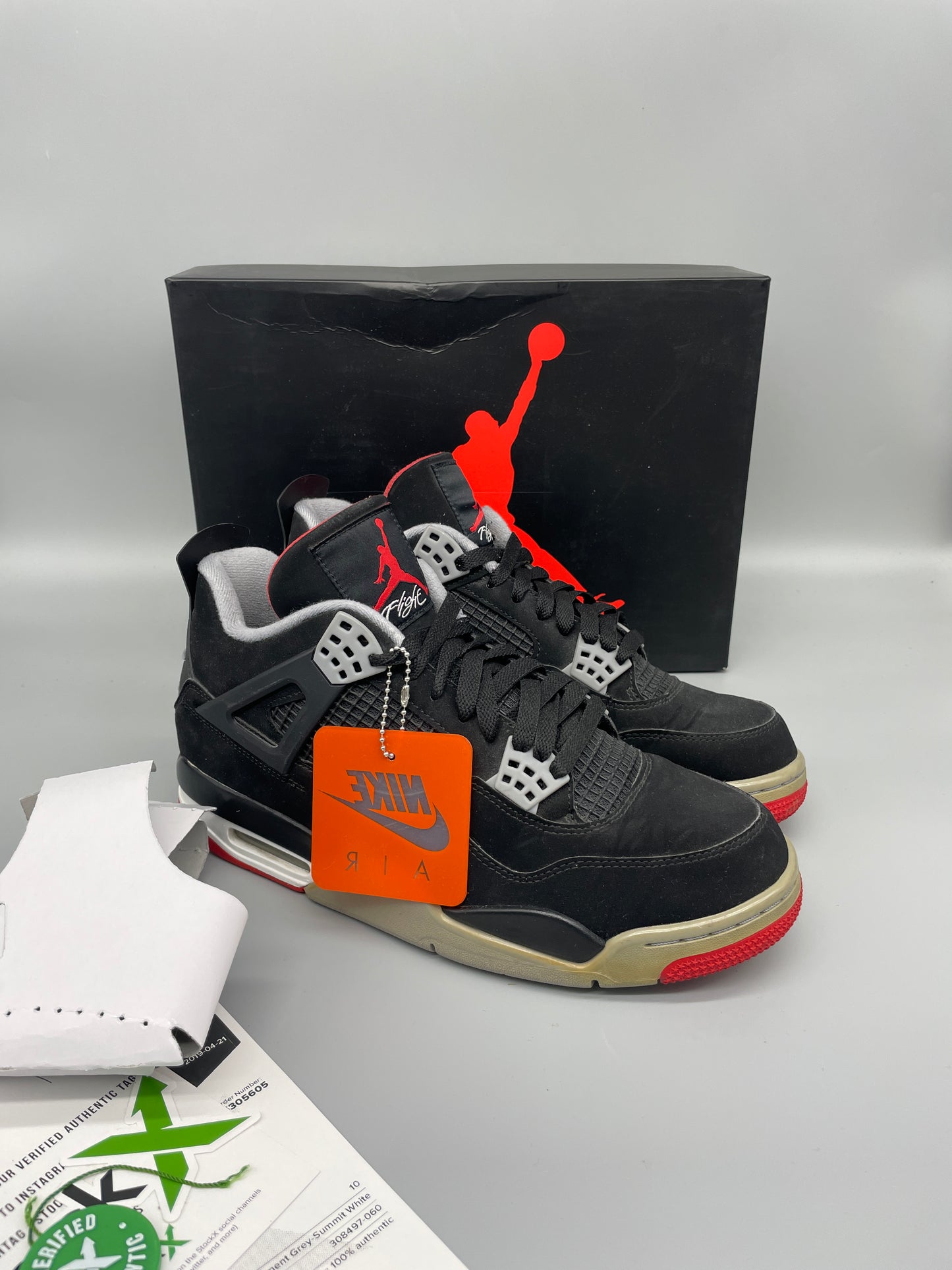 Jordan 4 Bred 44